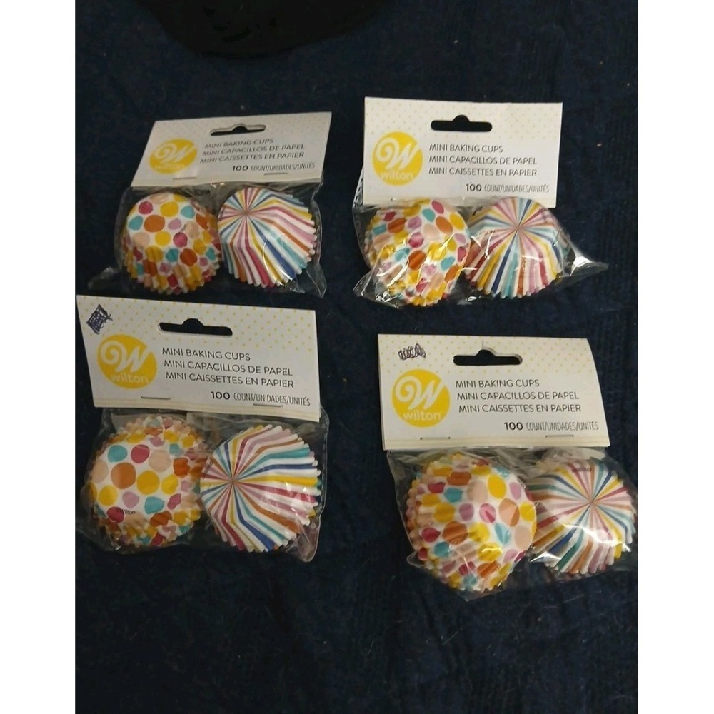 Wilton Mini Cupcake Muffin Paper Liners Baking Cups 700 Count